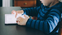 Sosyal Medya İ&ccedil;erikleri Mahkeme Kararı Olmadan Kaldırılabilecek