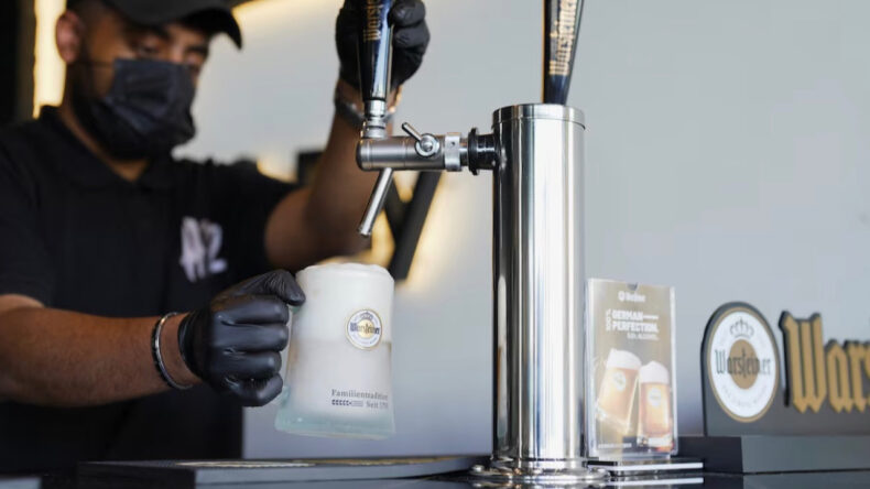 Suudi Arabistan'da maaş bordrosunu g&ouml;sterene alkol satılacak