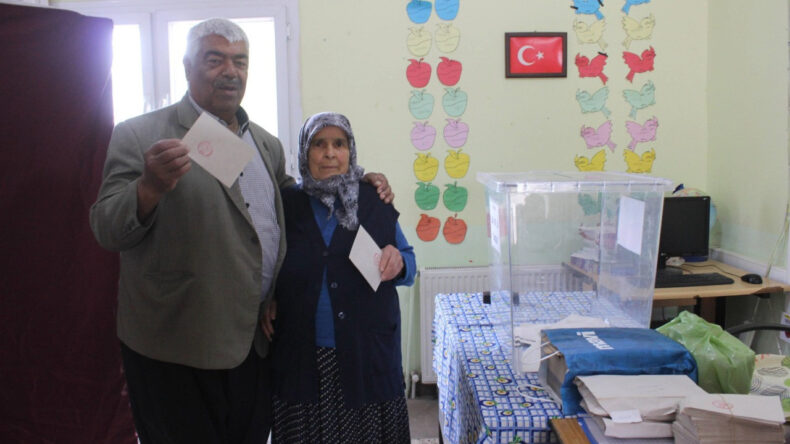 S&uuml;re&ccedil; Referandumla Başladı: 80 Yıl Sonra Memleket Değişikliği