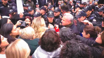 Taciz Skandalı Sonrası Kadın Vekillerden Eylem, Polis Engeliyle Karşılaştı