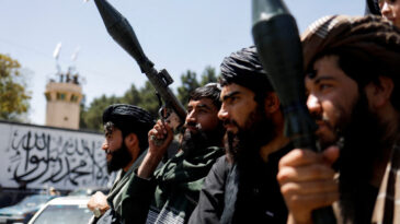 Taliban İnfazı: 13 Yaşındaki &Ccedil;ocuk Bir Kişiyi İdam Etti