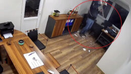 Tavana Bastı, Ofise D&uuml;şt&uuml;