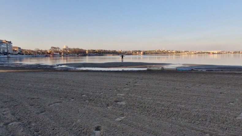 Tekirdağ’da Deniz Seviyesi 20 Metre Çekildi