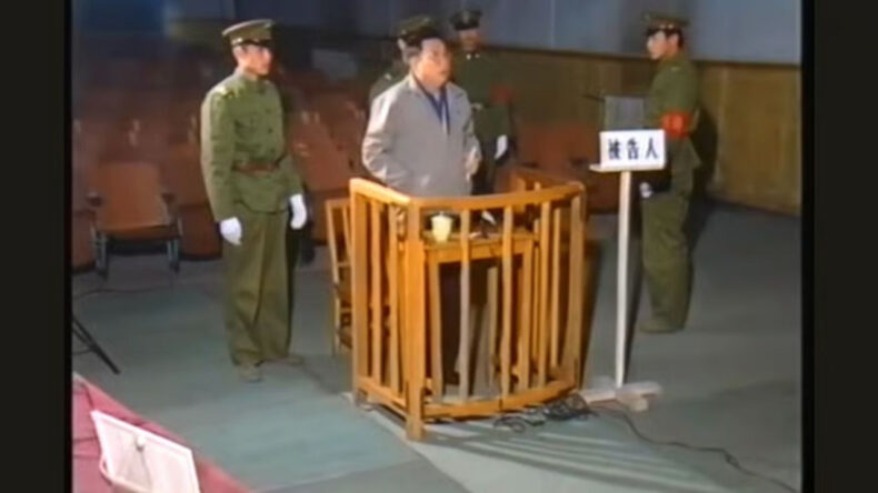 Tiananmen Emrine İtiraz Eden &Ccedil;inli Generalin Mahkeme G&ouml;r&uuml;nt&uuml;leri Elde Edildi