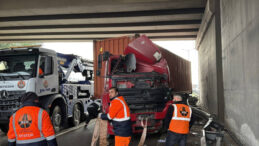 TIR Şof&ouml;r&uuml;, Kullanım Hatası Sonucu Hayatını Kaybetti