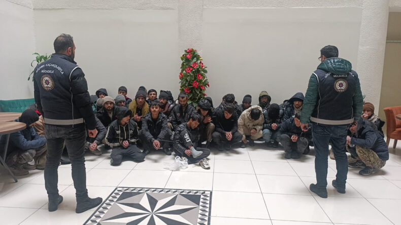 TIR'dan 42 G&ouml;&ccedil;men &Ccedil;ıktı