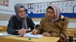 Torununa &Ouml;ğretebilmek İ&ccedil;in 64 Yaşında Kursa Yazıldı