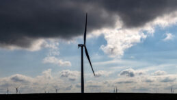 Trump, R&uuml;zgar Enerjisine Saldırı D&uuml;zenledi