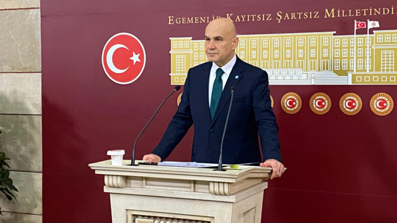 Turhan &Ccedil;&ouml;mez'den İmralı Tutanaklarının &Ouml;zetinin Okunmasına Tepki