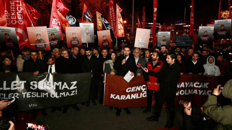 Tutuklanan CHP'li Şarbat İ&ccedil;in Kadık&ouml;y'de Eylem