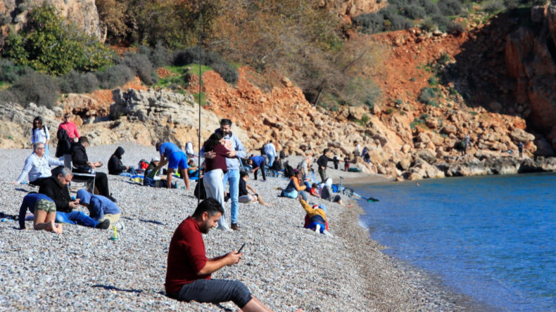T&uuml;rkiye Donarken Antalya&rsquo;da Deniz Keyfi