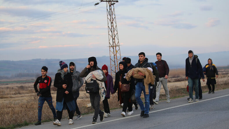 T&uuml;rkiye ile G&ouml;&ccedil;men Anlaşmasının Etkisi: Avrupa'da Suriyeli Sayısı Hızla Azalıyor