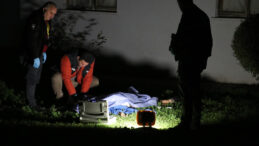 TV İzliyordu, Polis Eşinin &Ouml;l&uuml;m&uuml;n&uuml; Bildirdi