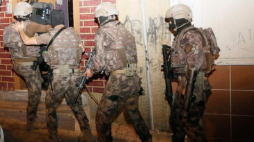 Uyuşturucu Baskınında &Ccedil;atışma: Bir Polis Yaralandı, Saldırgan Hayatını Kaybetti