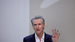 Vali A&ccedil;ıklamada Bulundu: AIPAC'tan Bağış Almamışım