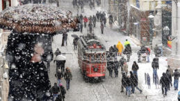 Valilikten &Ouml;nemli Uyarı: İstanbul'a Kar Yağışı Geliyor!