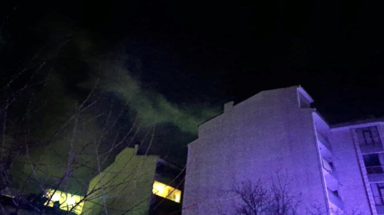 Van'da Apartman Yangını: 15 Kişi Etkilendi