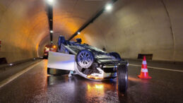 Yağış Kazaya Neden Oldu! T&uuml;nelde Ara&ccedil; Takla Attı