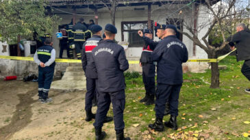 Yalnız Başına Yaşayan Yaşlı Kadın Yangında Hayatını Kaybetti