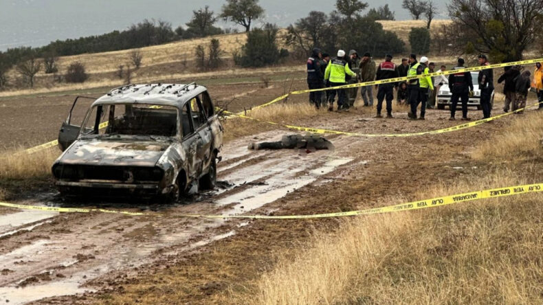 Yanmış Otomobilin Yanında Bulunan Cesedin Başının Aranması Devam Ediyor