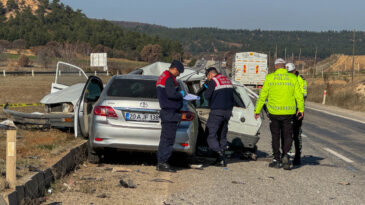 Yaşlı &Ccedil;ift Kazada Hayatını Kaybetti