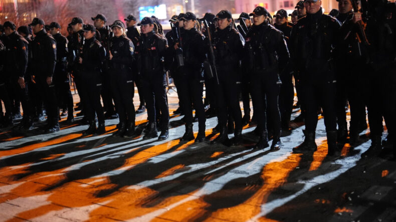 Yeni Yıl Tedbirleri: 300 Bin &Uuml;st&uuml; Personel G&ouml;revde Olacak