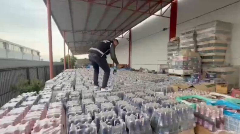 Yılbaşı &Ouml;ncesi B&uuml;y&uuml;k Operasyon: 91 Bin 384 Litre Sahte İ&ccedil;ki Ele Ge&ccedil;irildi
