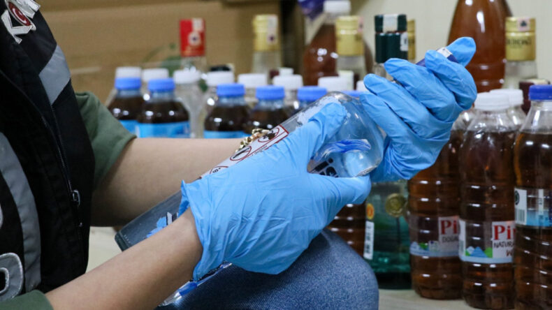Yılbaşı &Ouml;ncesi Ka&ccedil;ak İ&ccedil;ki Operasyonu: Binlerce Litre Etil Alkol Ele Ge&ccedil;irildi