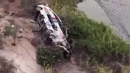 Yolcu Otob&uuml;s&uuml; Devrildi: 9 Kişi Hayatını Kaybetti, 9 Kişi Yaralandı