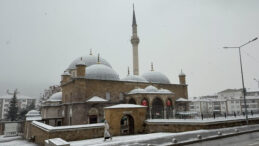 Yozgat'ta Kar Yağışı Etkisini G&ouml;sterdi: Şehir Beyaz Eşya Gibi G&ouml;r&uuml;nd&uuml;