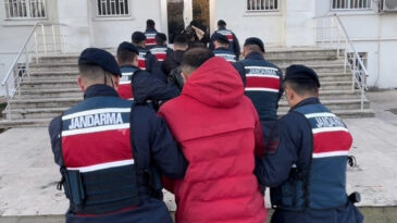 Yurt Dışına Ka&ccedil;maya &Ccedil;alışan 5 Kişi Yakalandı