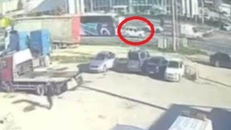 Y&uuml;rekleri Ağzına Getiren Kaza: Otomobil Metrelerce Savruldu