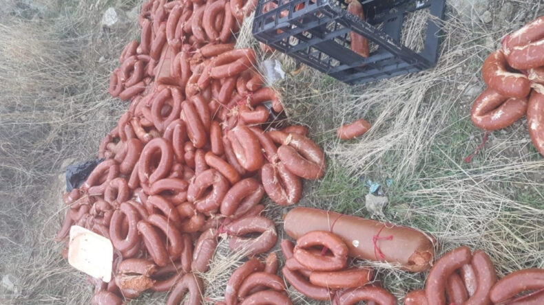 Y&uuml;zlerce Kilo Yiyecek! Başkentte Bir Araziye Terkeyle Konuldu