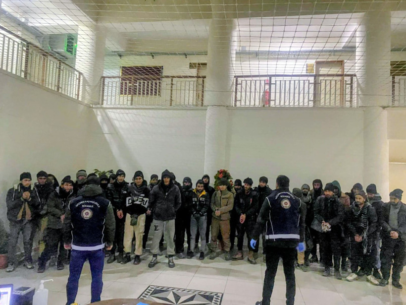 Kaçak Göçmenler Arasında Gözaltı