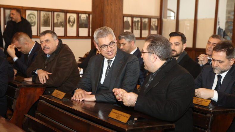 'Ağır hasarlı' olduğu belirtilen Kongre Binası'na ziyaret ger&ccedil;ekleşti