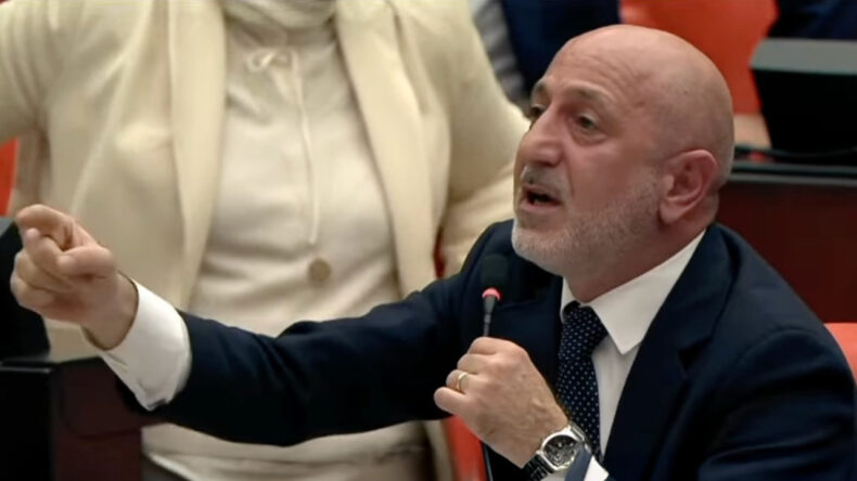 'Annem Ameliyat Olacak' Dedi, Tepki G&ouml;zler &Ouml;n&uuml;ne Serildi: AKP'li Vekil Sert S&ouml;zler Sarfetti