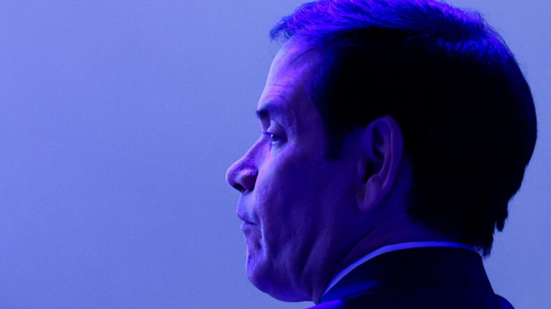 'Bıktım' demişti… ABD, Venezuela'nın Ge&ccedil;ici Liderine G&uuml;&ccedil; G&ouml;sterdi