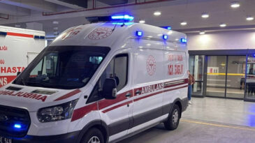 'Dur&rsquo; İhtarına Uymayan Motosikletli Gen&ccedil;, Polisi Yaraladı