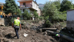 'Durum vahim': Yarık oluştu, binalar yıkıldı… 1000 kişi tahliye edildi