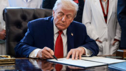 'Yardım yolda' demişti… Trump'a 50 hedefli İran haritası sunuldu