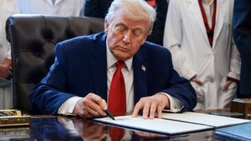 'Yardım yolda' demişti… Trump'a 50 hedefli İran haritası sunuldu