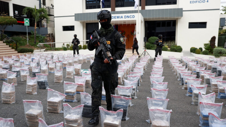 118 Ton Uyuşturucu Ele Ge&ccedil;irildi, 320 &Ccedil;alışan G&ouml;revden Alındı