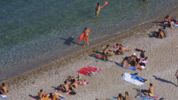 2025'te T&uuml;rkiye'ye 64 milyon turist geldi