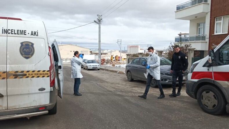 26 Yaşındaki Gen&ccedil; Evinde Hayatını Kaybetti