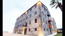 3 Tarihi Yapı Belediyeden Alındı