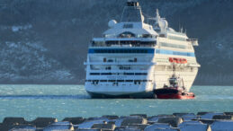 5 Kez Denedi Yine de Limana Giremedi: Kruvaziyer İstanbul'a Yola &Ccedil;ıktı