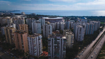 6 Milyar Dolarlık Arazi Davası İyice Karıştı: Aile İ&ccedil;indeki İsimler Davaya D&acirc;hil Oluyor