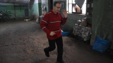 700 Gram İ&ccedil;in Her G&uuml;n 20 Kilometre Koşuyor