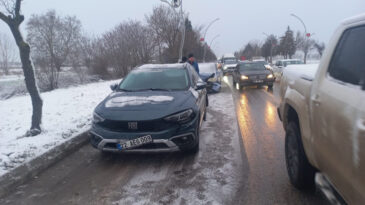 9 Ara&ccedil;lık Zincirleme Kaza: Trafik Kilitlendi