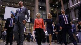 AB'de Soğuk R&uuml;zg&acirc;rlar: 'Arkasından Diktat&ouml;r Diyor'